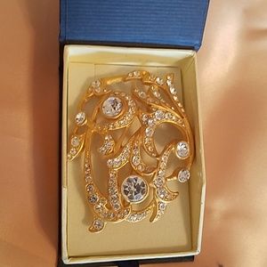 NWOT Gold and rhinestones pin